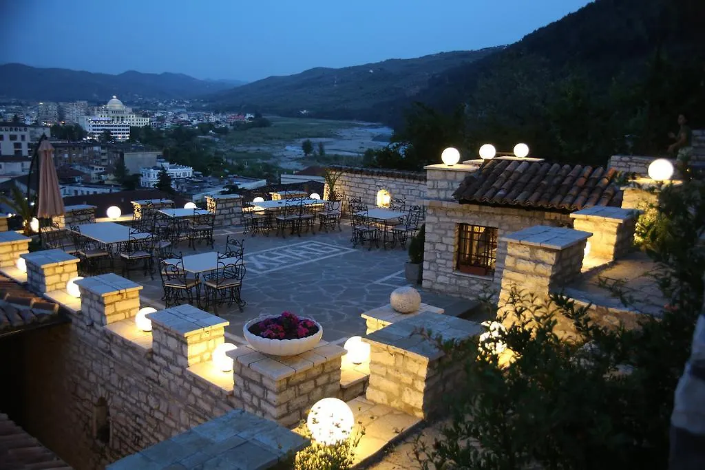 בראט Hotel Vila Aleksander אלבניה